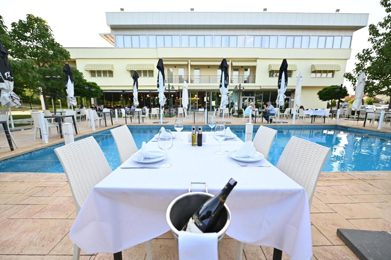 Hotel La Villa Gjakova Exteriér fotografie