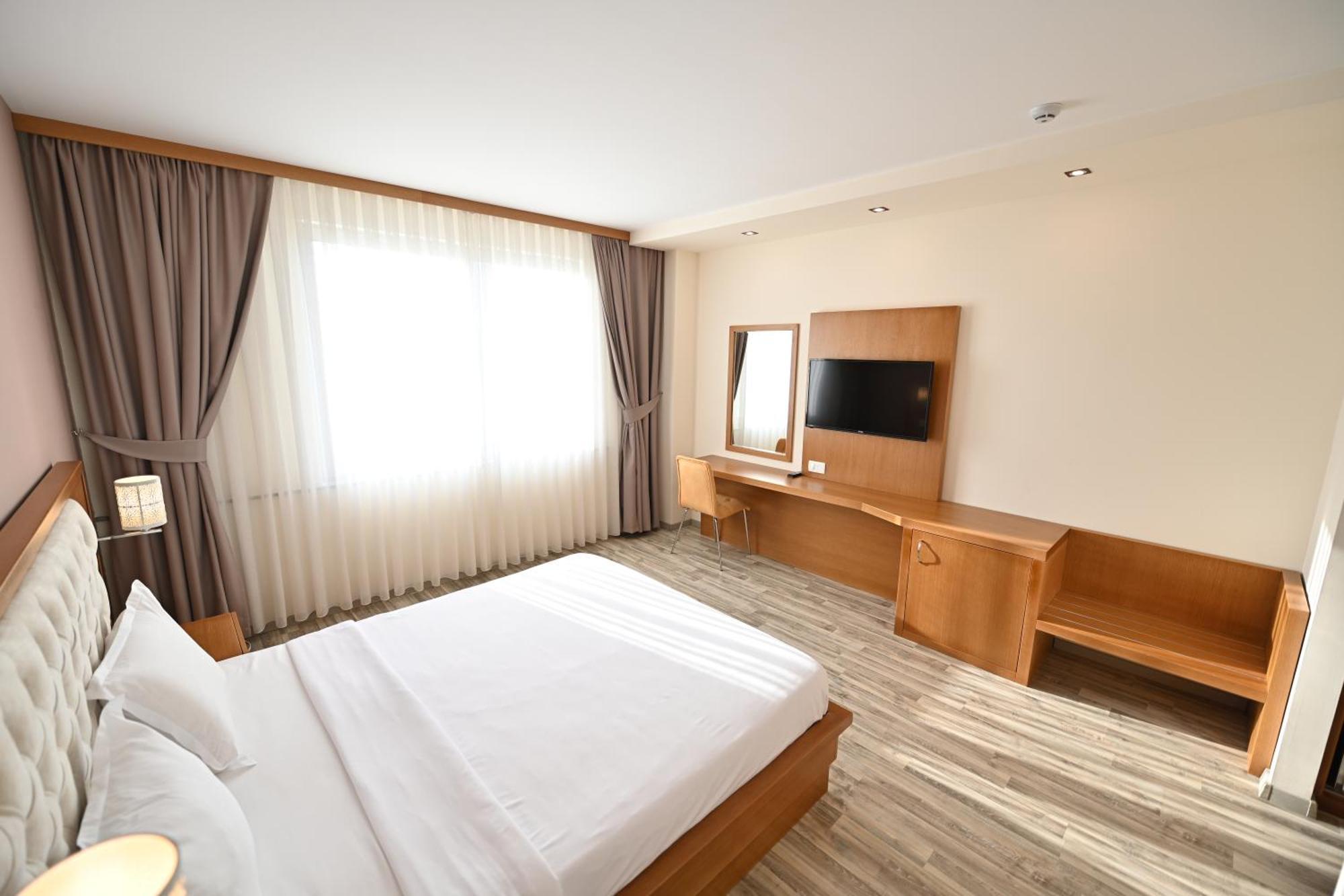 Hotel La Villa Gjakova Exteriér fotografie