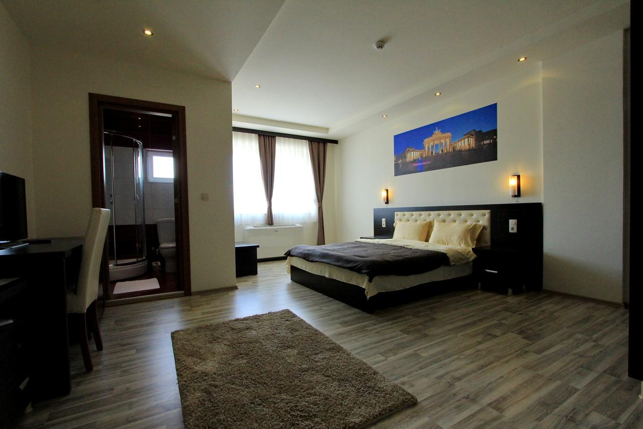 Hotel La Villa Gjakova Pokoj fotografie