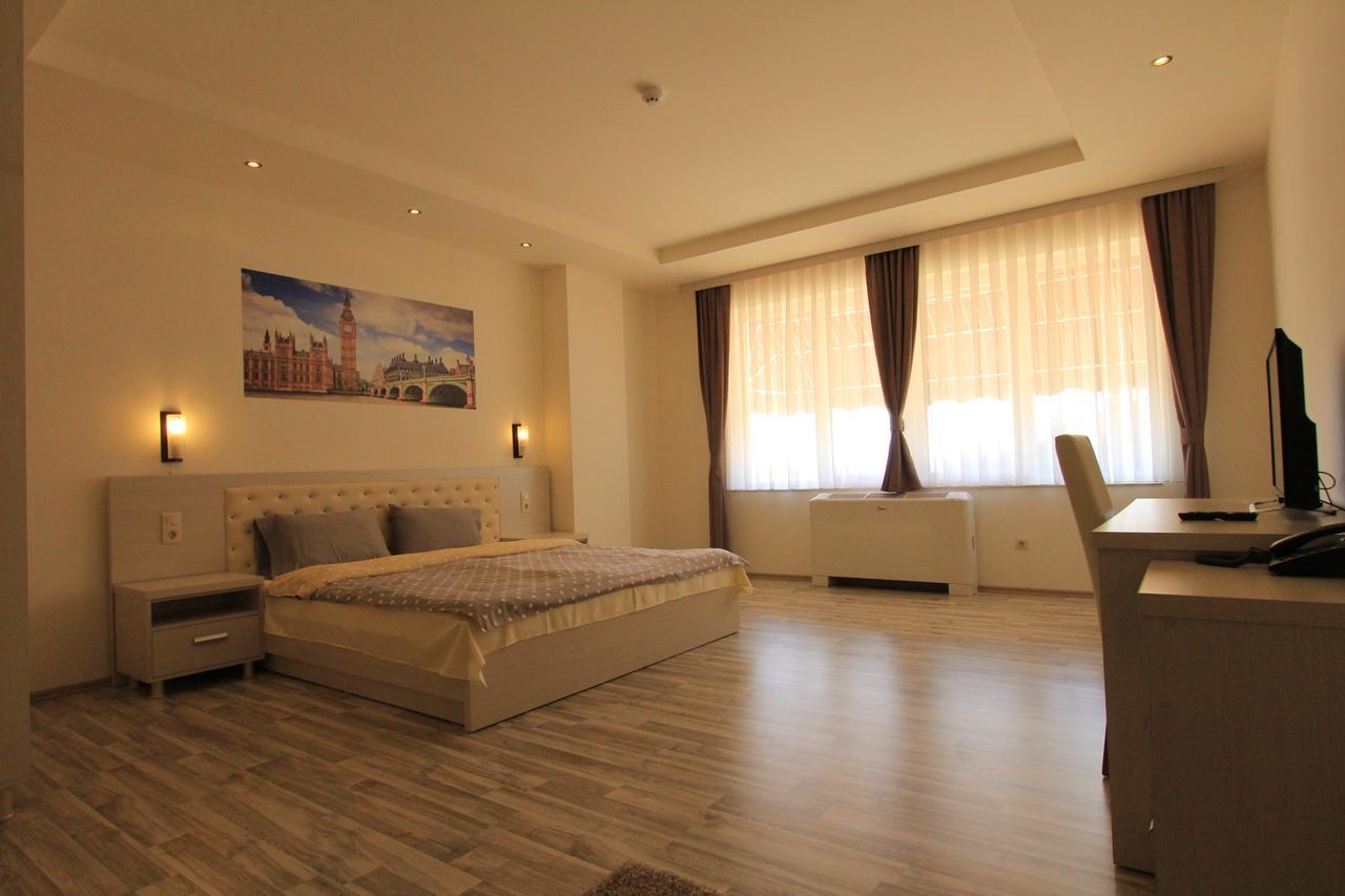Hotel La Villa Gjakova Pokoj fotografie